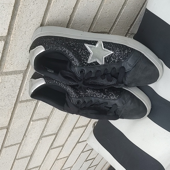 Black Shoes/Silver ⭐ - Picture 8 of 9